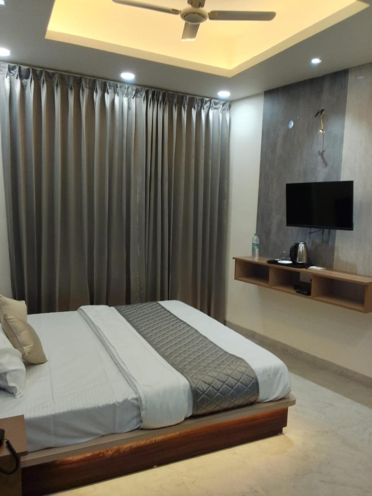 The Grand View Hotel Baijnath Exterior photo