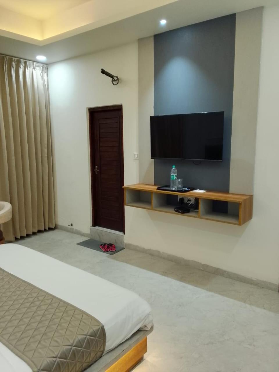 The Grand View Hotel Baijnath Exterior photo