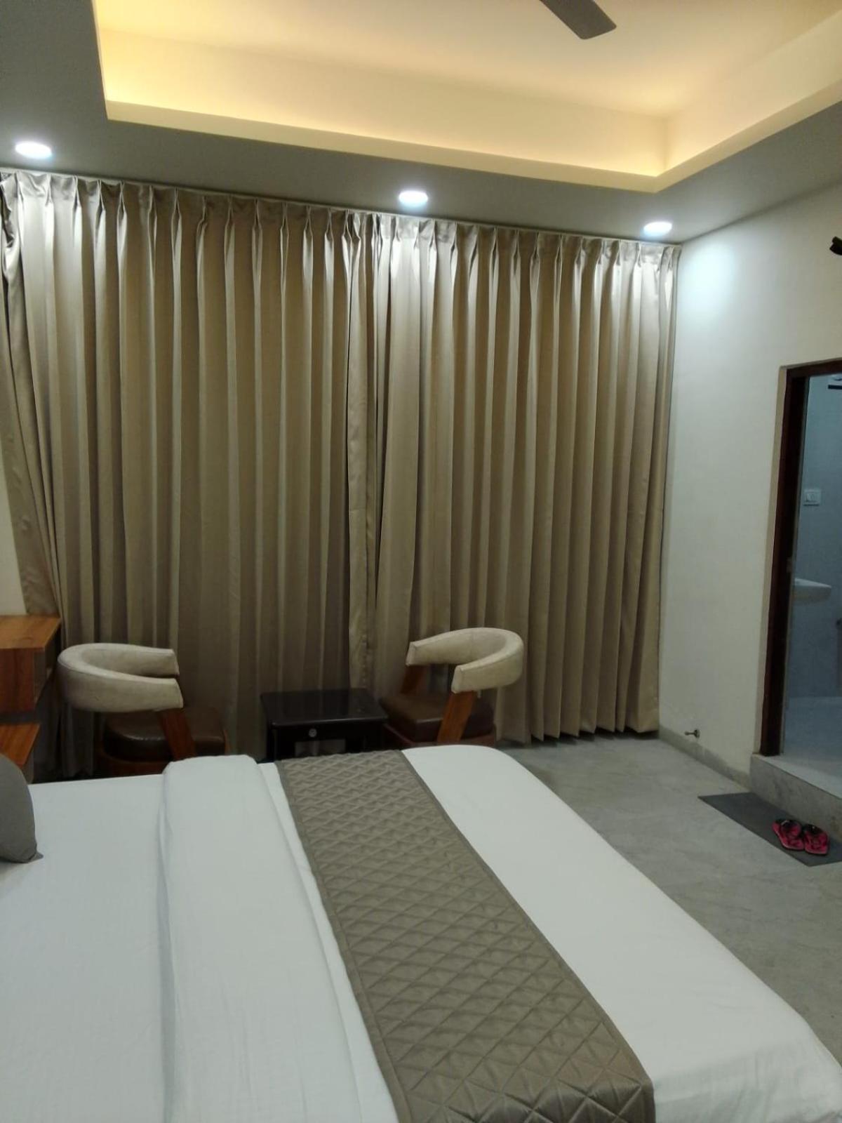 The Grand View Hotel Baijnath Exterior photo