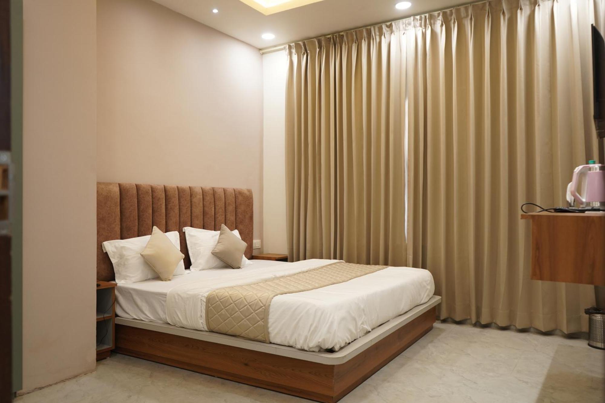 The Grand View Hotel Baijnath Exterior photo